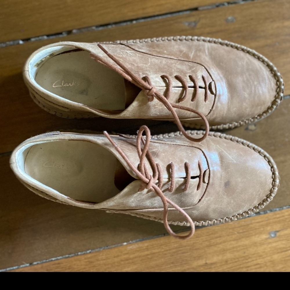 Clark’s Women’s Damara Ava Tan Oxford Shoes